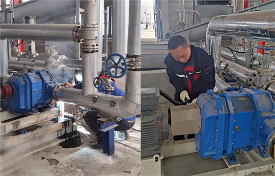 污水提升设备艾迪售后工程师现场调试.jpg