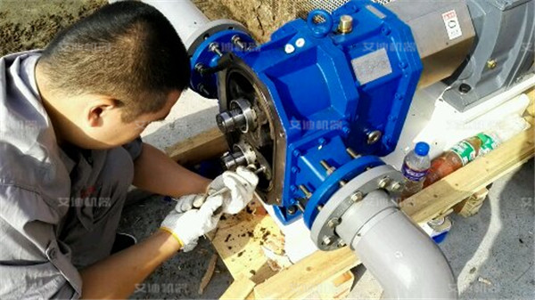 凸轮转子泵盘根的安装与调节方法