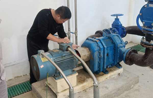 平衡池污水泵使用.jpg 平衡池污水泵使用.jpg